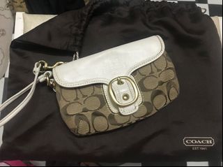 (Category: ) located in . Submitted by yacapuwardrobe (Listing ID 1065975533, Image 1). Description: .