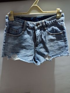 (Category: ) located in . Submitted by lapreloved28 (Listing ID 1065968922, Image 1). Description: .