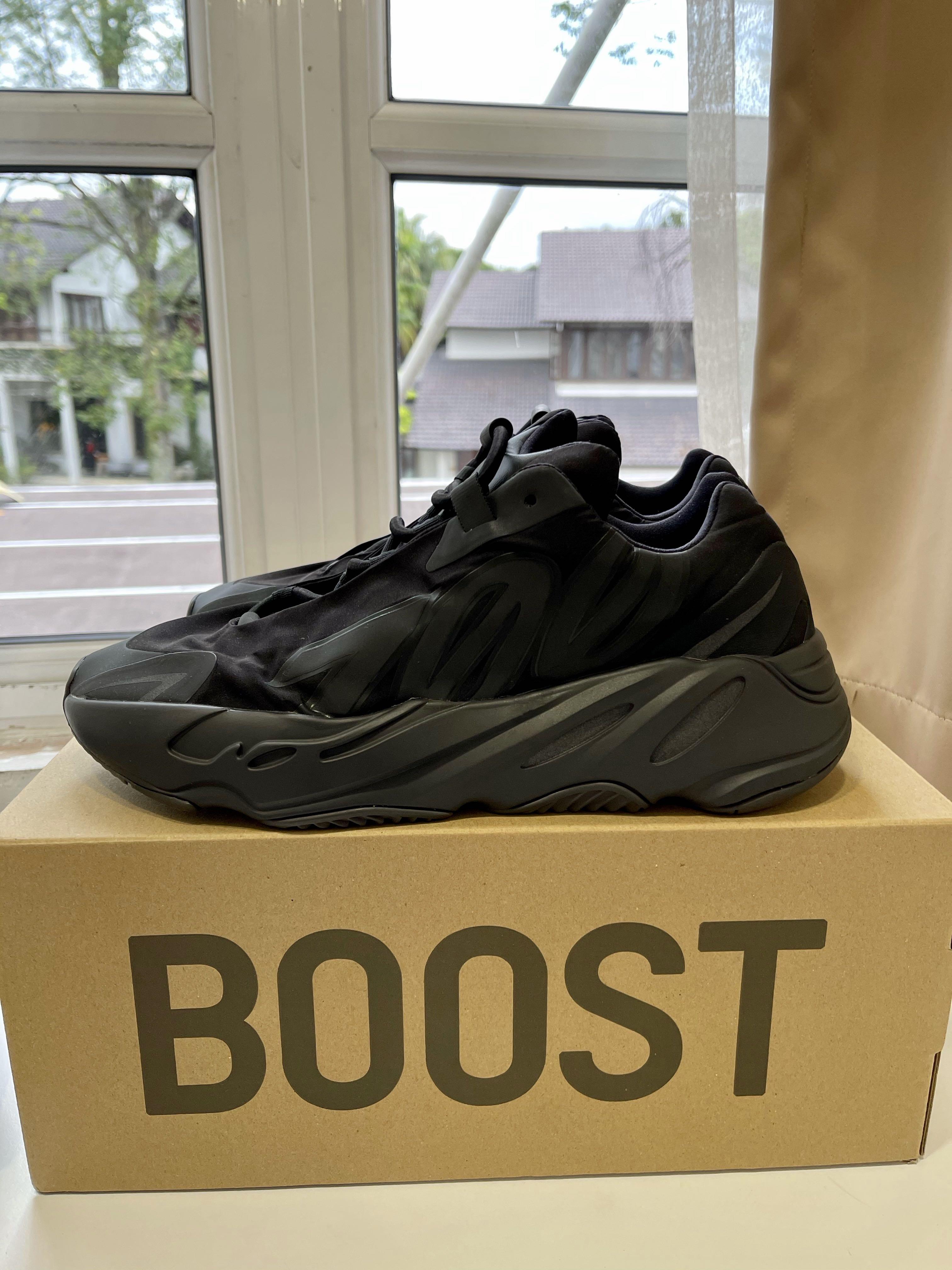 Yeezy boost 700 triple black mnvn top