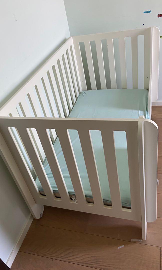 Oeuf top elephant crib