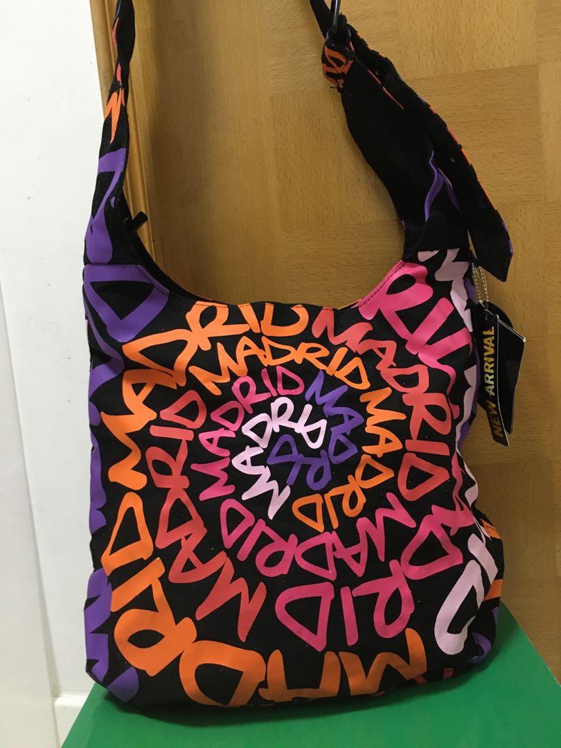 全新 IT - Bag （分類：多用途袋）位於 Hong Kong。 由 hqs2020 提交（商品編號 1066147851，圖片 3）。簡介： 斜咩袋。