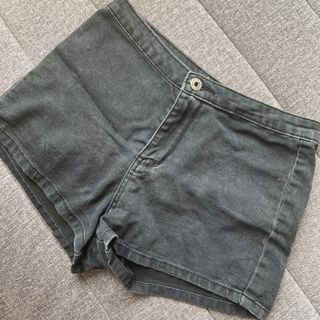 (Category: ) located in . Submitted by kondocloset (Listing ID 1066039364, Image 1). Description: .