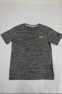 Baju olahraga UNDER ARMOUR (sportwear)