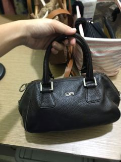 (Category: ) located in . Submitted by nanilee (Listing ID 1066170303, Image 1). Description: .