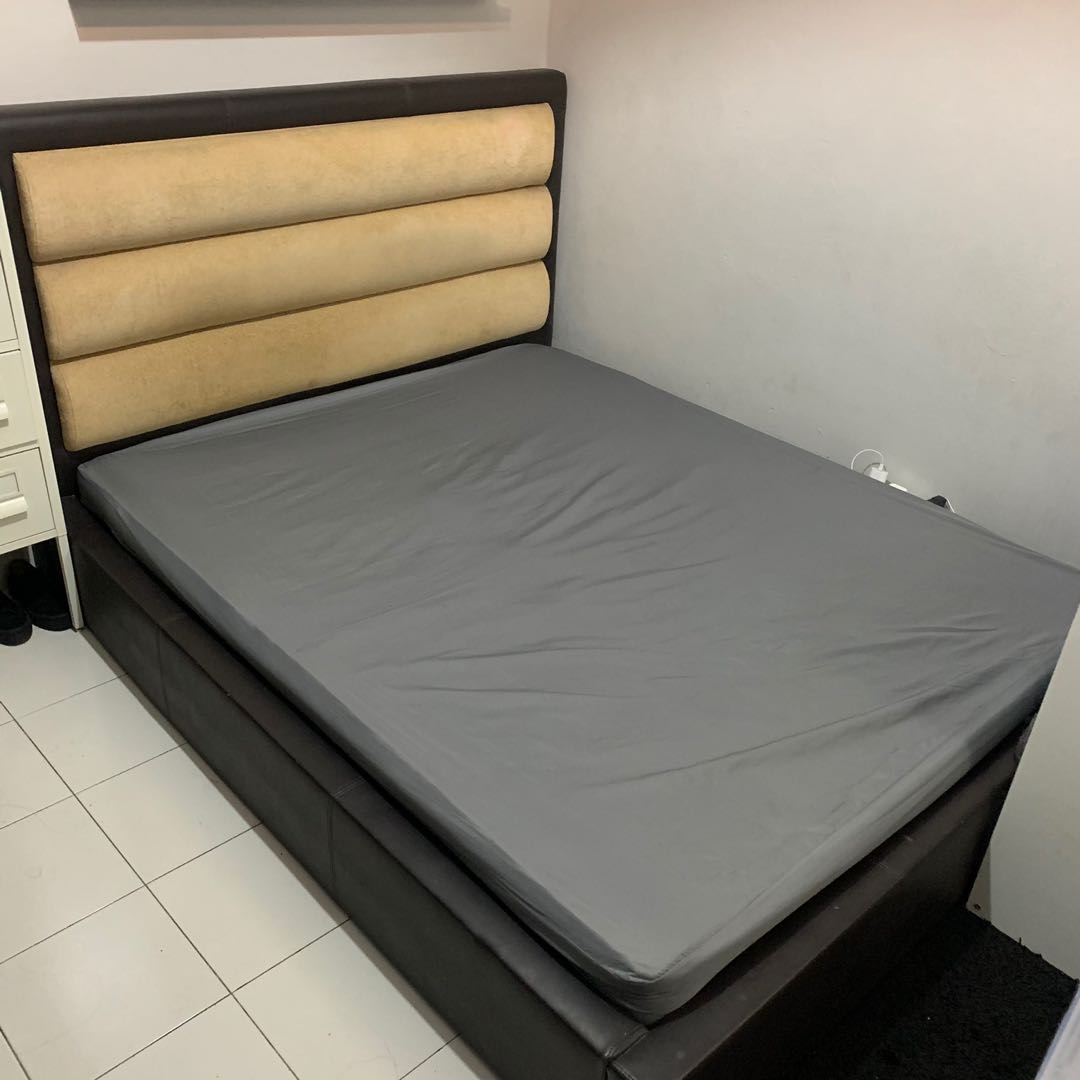 Frame hot sale katil queen