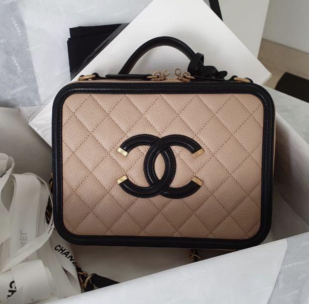 Chanel vanity case #27, Luxury, Bags & Wallets on Carousell