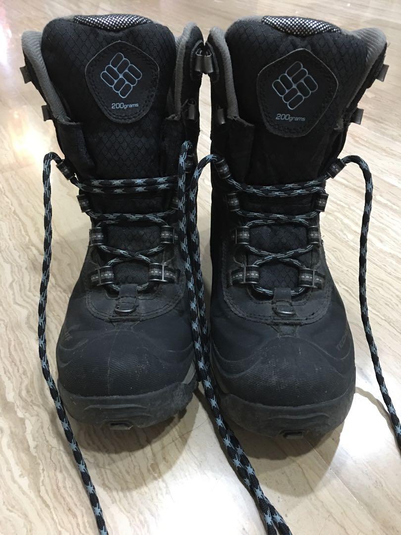 High cut hiking online boots