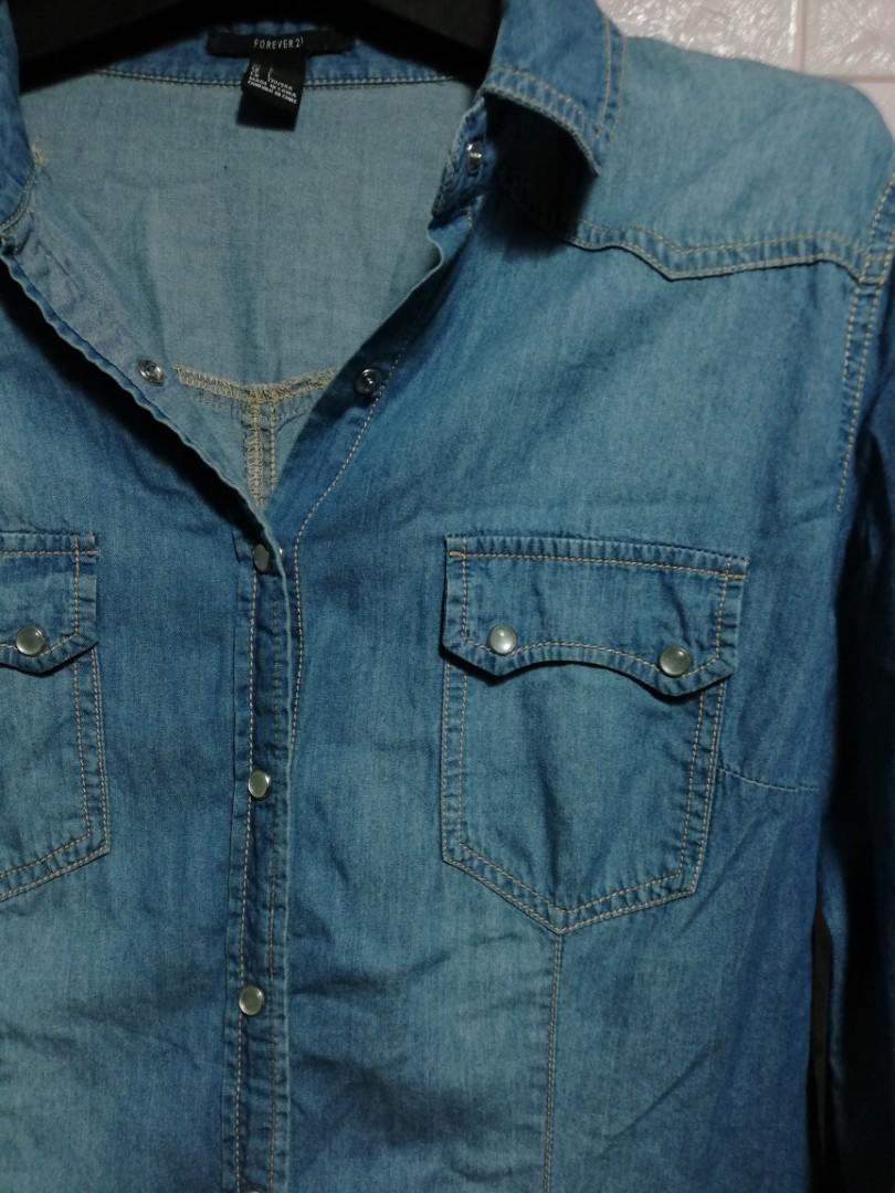 F21 Light denim longsleeves (Category: Longsleeves) located in Quezon City. Submitted by drivenvf (Listing ID 1066046136, Image 2). Description: Large.