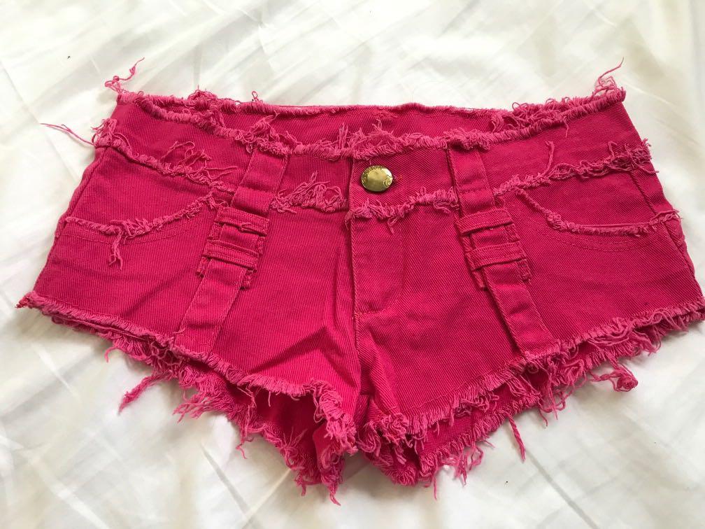 Hot pink short shorts, Women's Fashion 