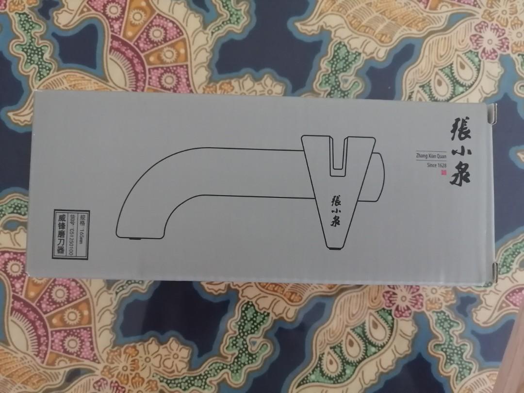 knife sharpener (Category: Knives & Chopping Boards) located in Singapore. Submitted by graphics (Listing ID 1066088069, Image 2). Description: brand new knife sharpener.