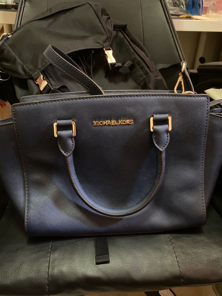 michael kors navy blue handbags