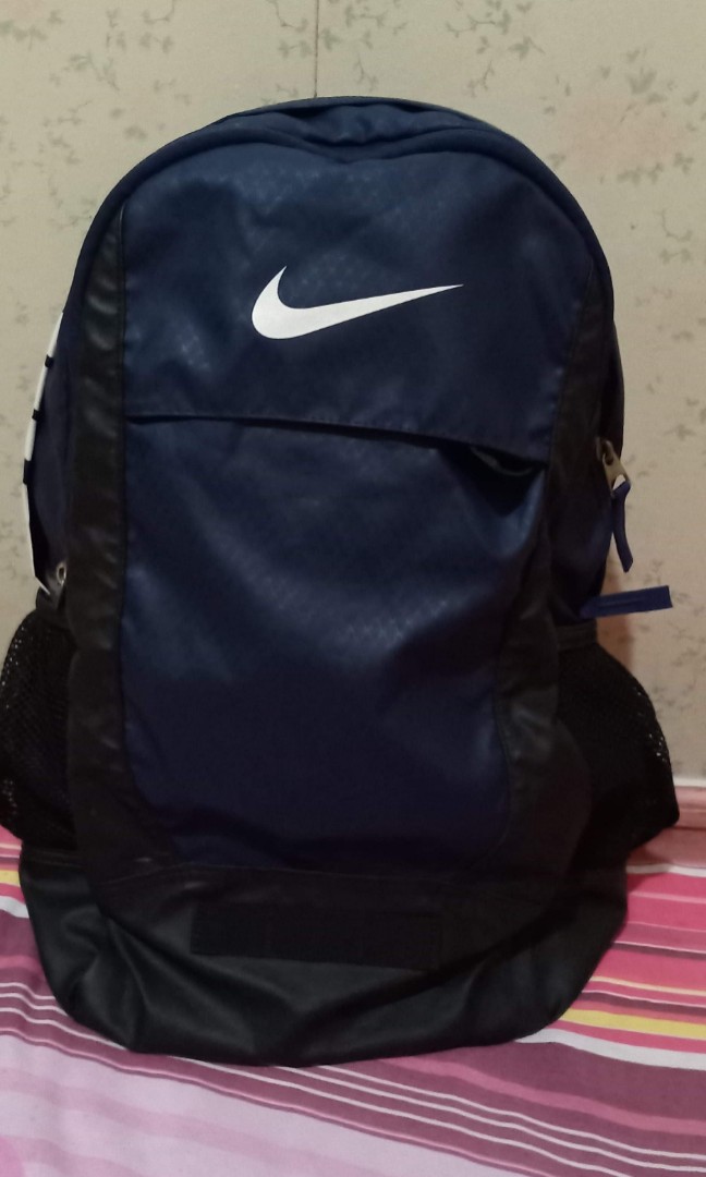 navy blue nike backpack