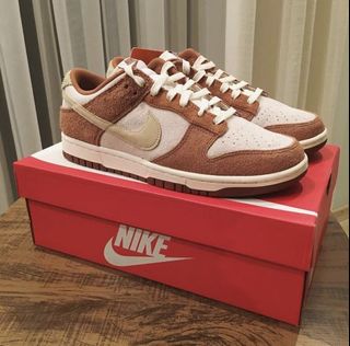 (Category: ) located in . Submitted by sneakerheadrobin (Listing ID 1066185895, Image 1). Description: .
