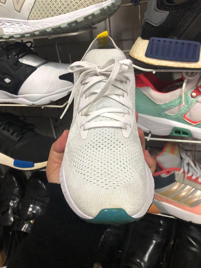 Nike epic react white racer blue pink blast top