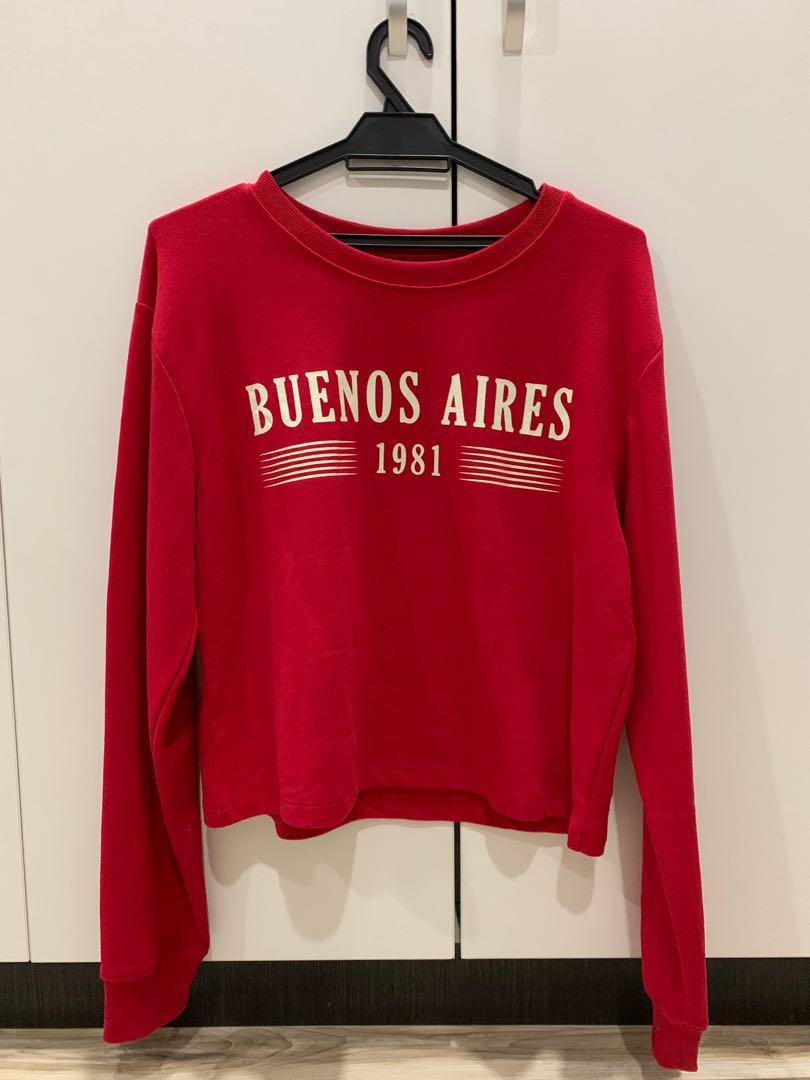 PULL & BEAR Cropped Top (Category: Other Tops) located in Bangi. Submitted by nuuurh (Listing ID 1066177113, Image 1). Description: - Fits M-L - Materials like a sweatshirt - Colour: Red - Only wear once.