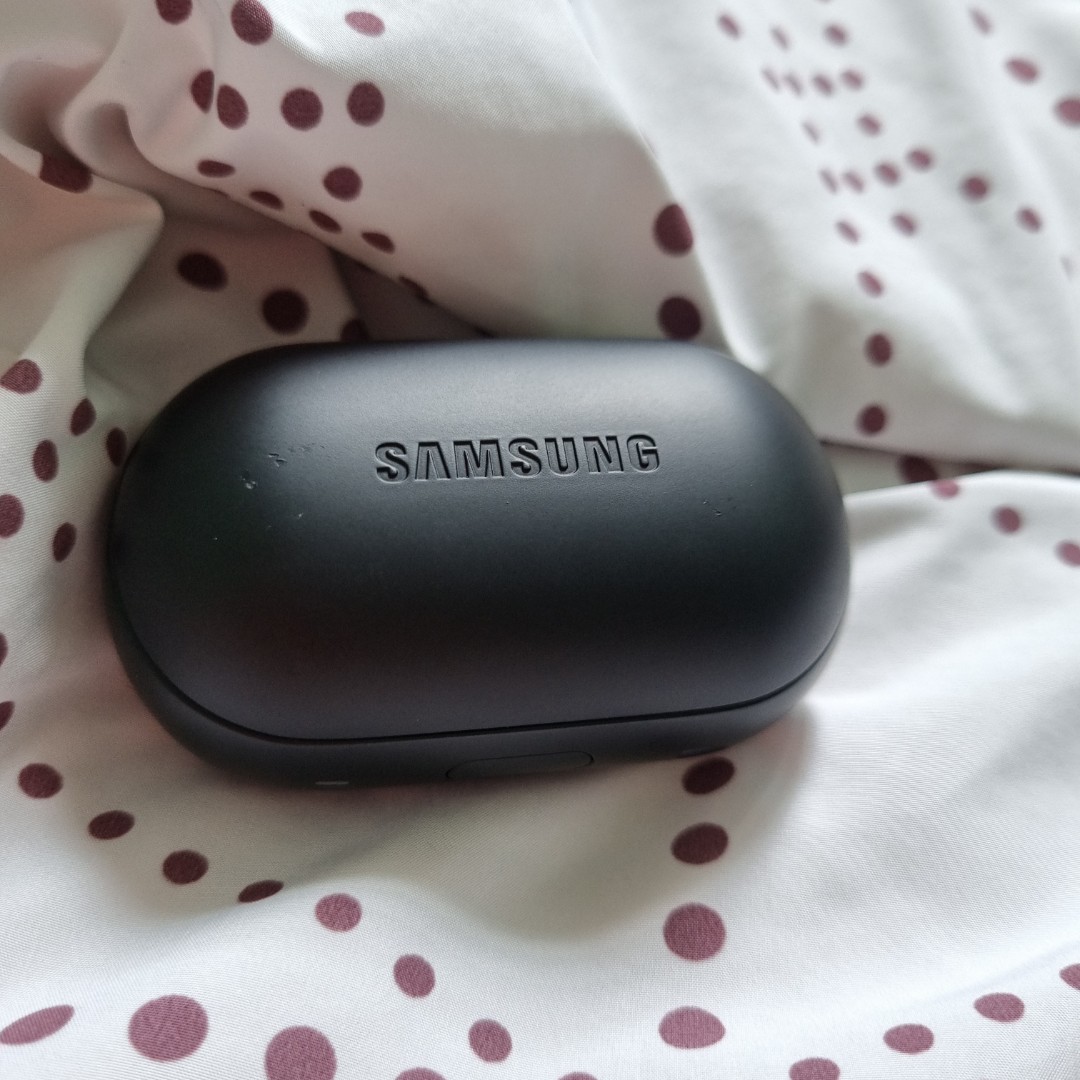 Samsung gear iconx best sale case