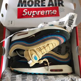 (Category: ) located in . Submitted by snkr_hq (Listing ID 1066135012, Image 1). Description: .