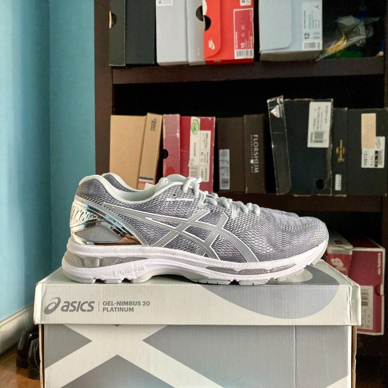 Adidas ultra boost store vs asics nimbus 20