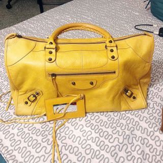 (Category: ) located in . Submitted by nin.cab (Listing ID 1060358321, Image 1). Description: .