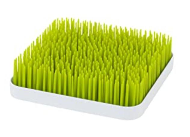 Boon Grass Countertop Baby Bottle Drying Rack, Green (Category: Weaning & Toddler Feeding) located in Marikina City. Submitted by skowshop (Listing ID 1060250113, Image 1). Description: A fresh take on drying racks. From bottles to pacifiers, Grass holds all your baby accessories as they air dry on the flexible blades that resemble real grass. Water drains into the lower tray, where it's completely contained. And it's got a sweet, natural presenc