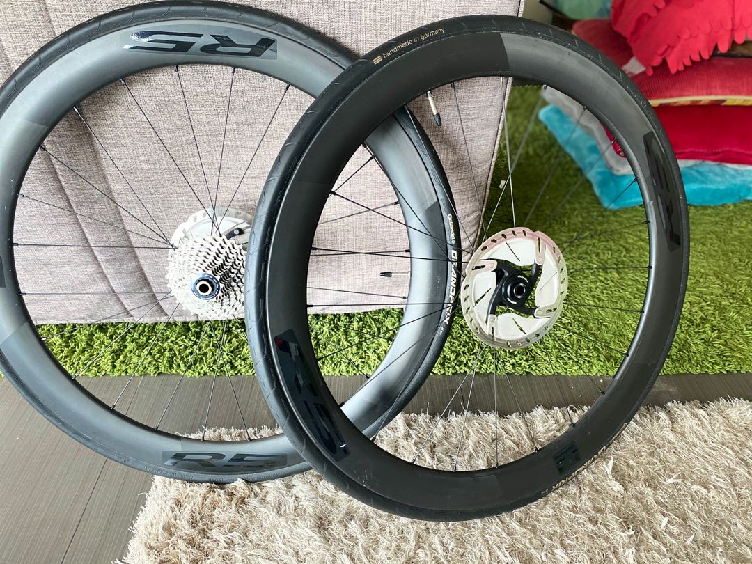 Carbon disc wheelset R5 Novatec as good as new Sports Equipment