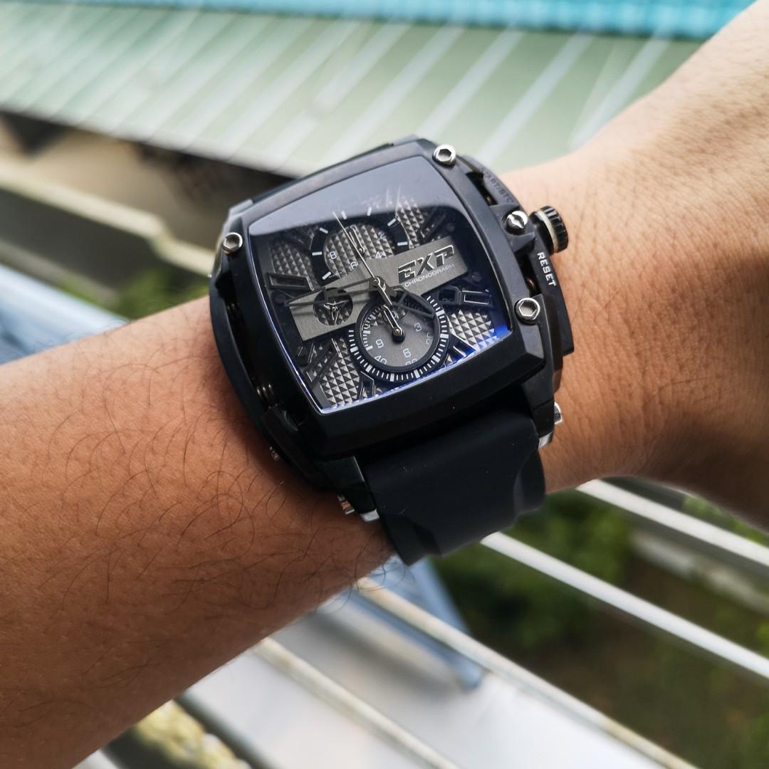 Exp watch top