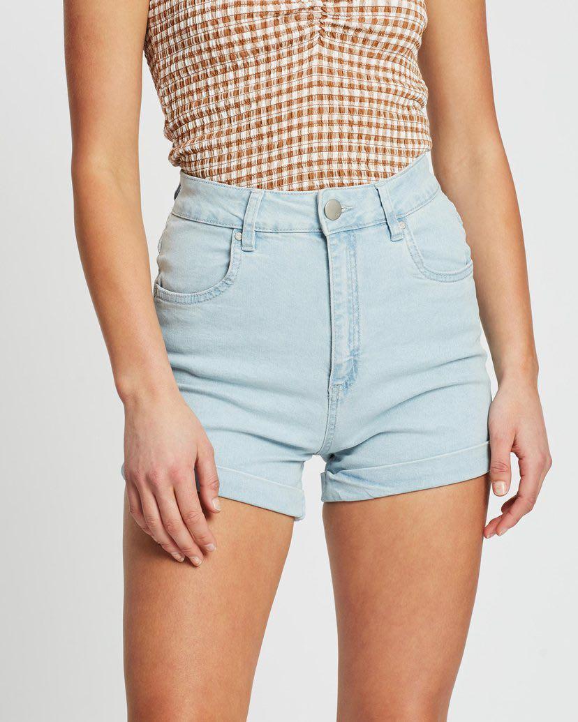 high rise classic stretch denim short