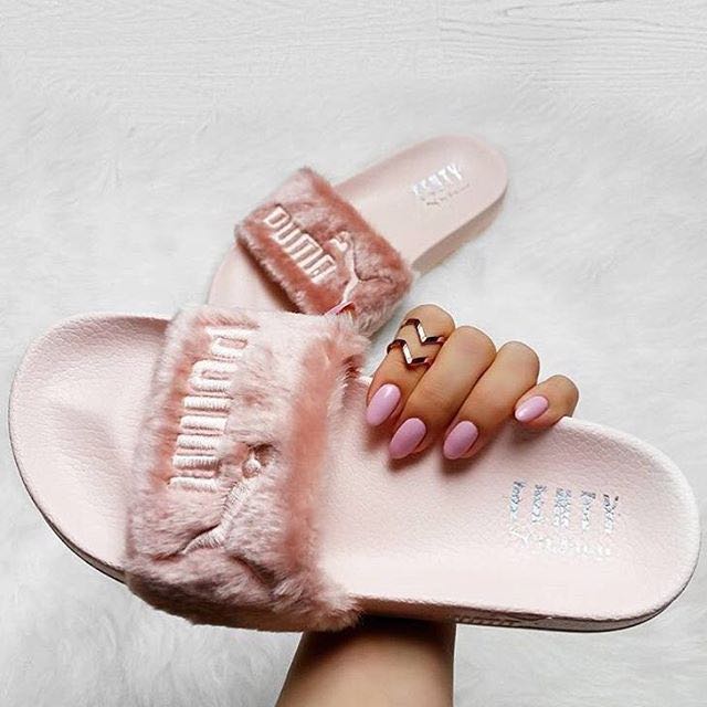 Puma sales furry sandals