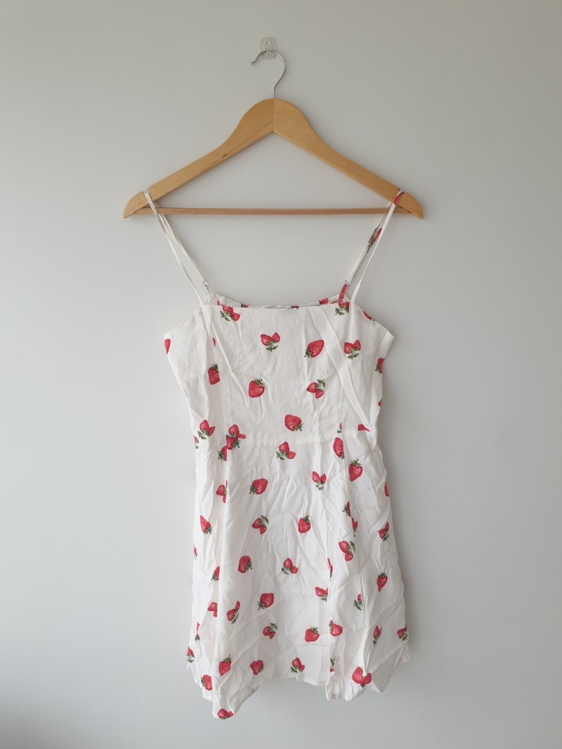 Forever 21 shop strawberry dress
