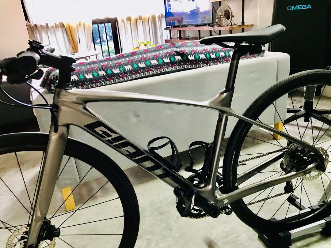 GIANT FASTROAD ADVANCED 2 2021 HYBRID Sports Equipment