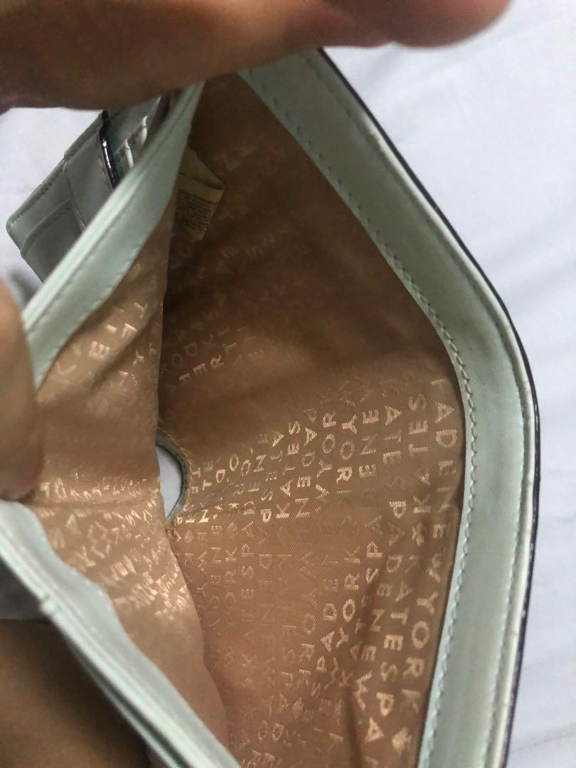 Kate spade bifold wallet (Category: Wallets & Card holders) located in Taguig. Submitted by pamraq (Listing ID 1060381549, Image 3). Description: Kate Spade Light blue bifold wallet Used condition Condition of the wallet as posted Authentic.