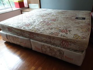 (Category: ) located in . Submitted by lian80 (Listing ID 1060293423, Image 1). Description: .