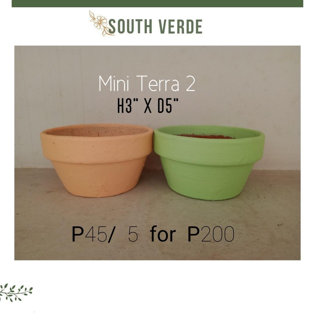 Mini Terra 2 clay pot (Category: Gardening Tools & Ornaments) located in Manila. Submitted by sheelavie (Listing ID 1060326938, Image 1). Description: .