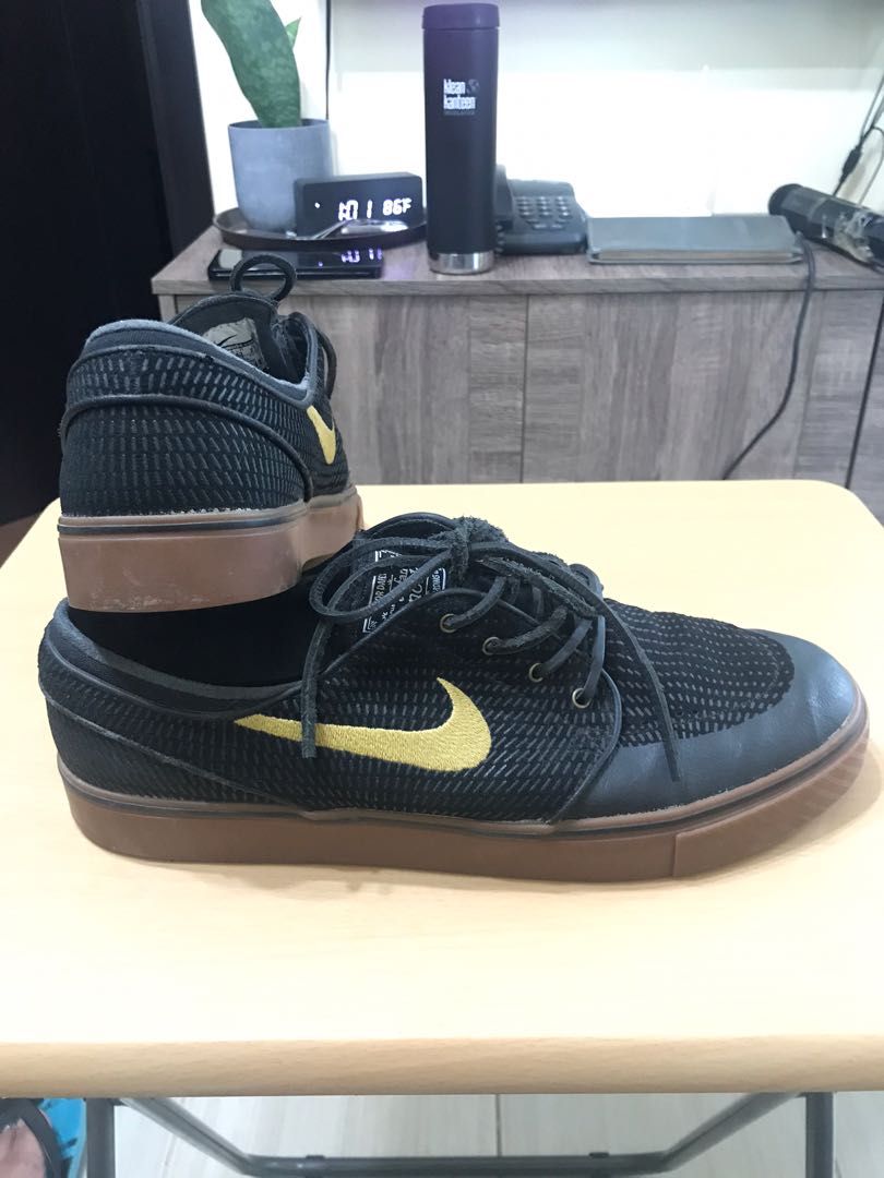 janoski black gumsole