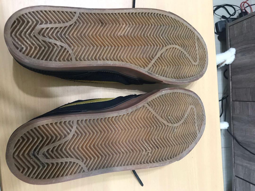 janoski black gumsole