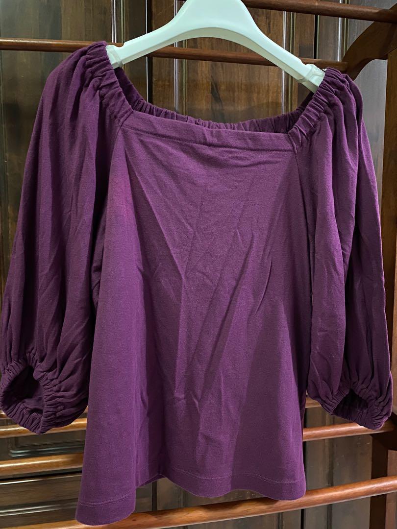 Off shoulder cotton top (Category: Sleeveless) located in Kota Kinabalu. Submitted by preloveditemsmurahmurah (Listing ID 1060317841, Image 1). Description: .