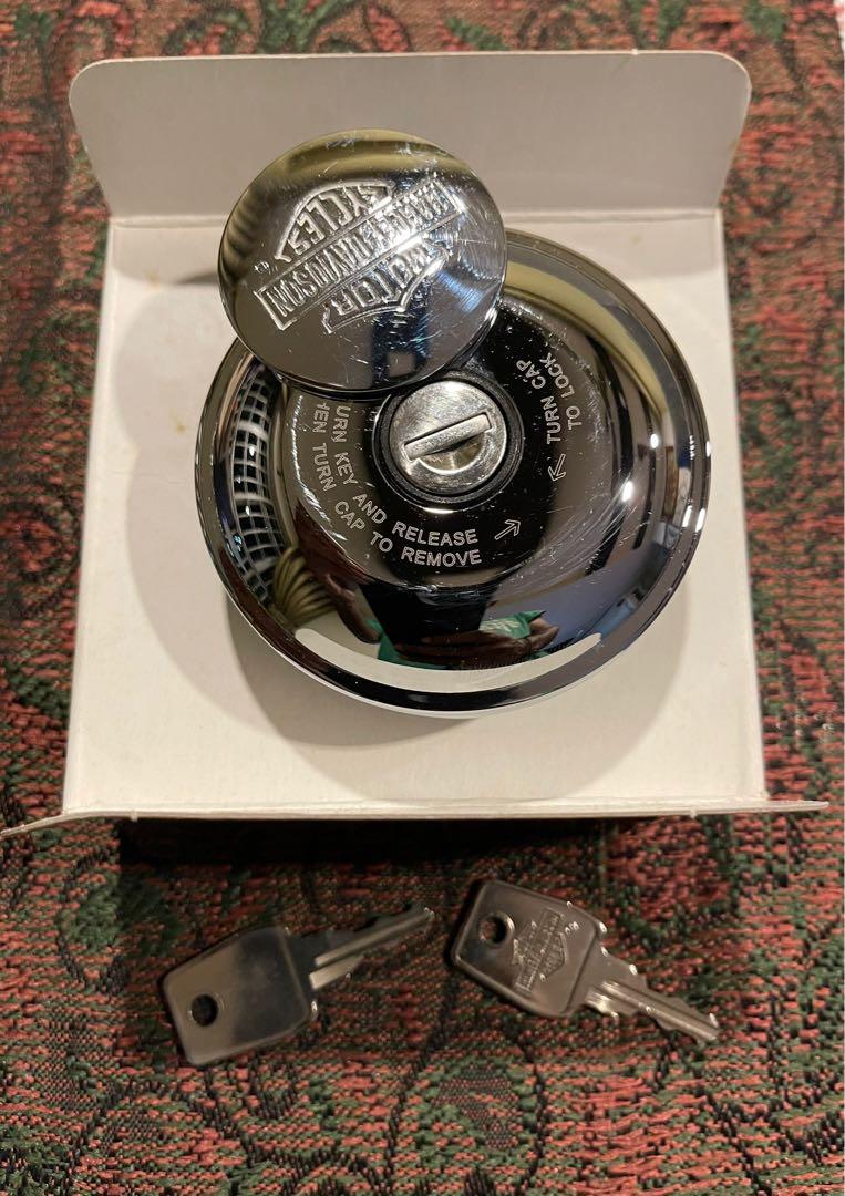 Original Harley Davidson lockable fuel cap with emblem, Motorcycles