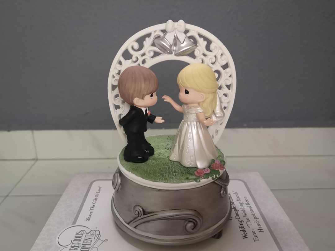 [SALE] Precious Moments Wedding Couple Musical, Women's Fashion