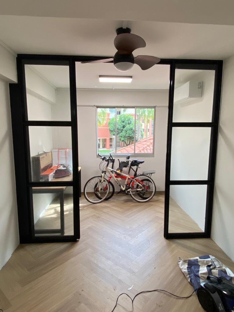 Sliding door62863078525571113