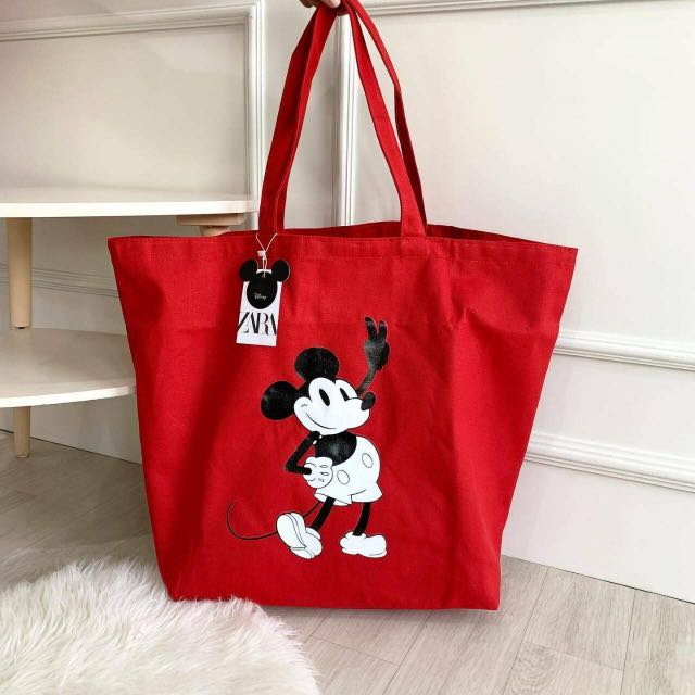 Mickey mouse 2025 tote bag zara