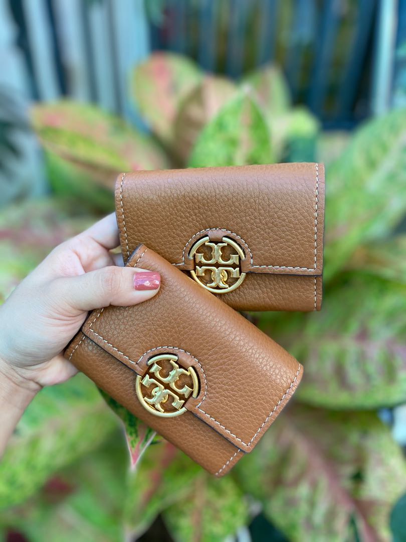 Tory burch small wallet, Luxury, Bags & Wallets on Carousell