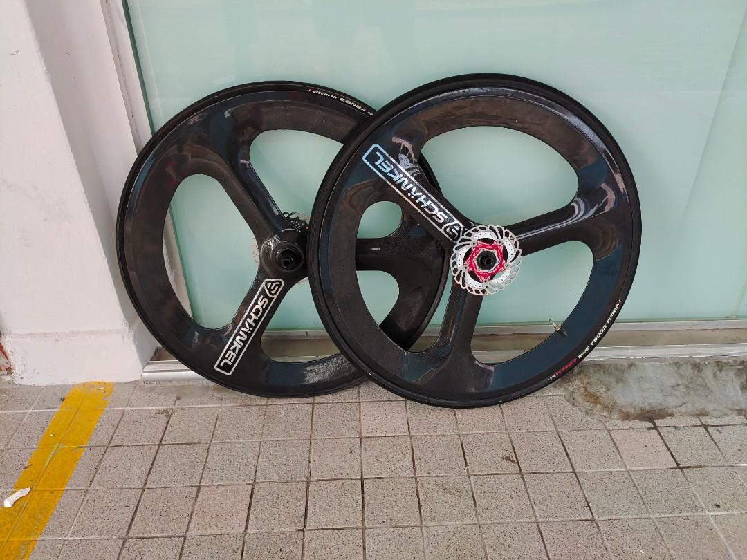 3 spoke carbon wheelset