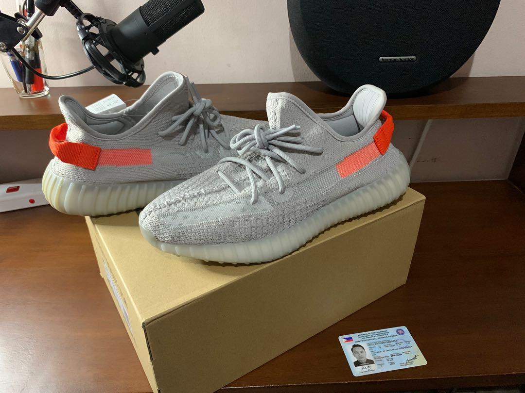carne Expulsar a computadora Yeezy Boost 350 V2 Tail light / Tailgate, Men's Fashion, Footwear, Sneakers  on Carousell