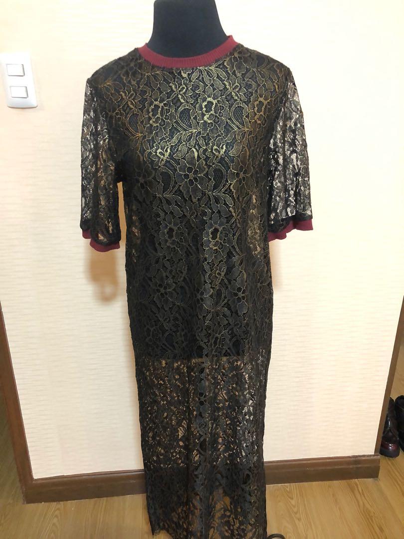 ZARA Metallic Lace Dress (Category: Dresses) located in Makati City. Submitted by skrunkly (Listing ID 1060222159, Image 3). Description: metallic lace gold & maroon long shirt. very edgy-glamorous-casual ang appeal. sobrang ganda sa actual. bagay with pants or shorts under or pwede rin bodycon dress. p65 via MCFA express.