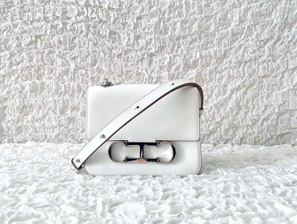 Carolina Herrera Mini Initials Insignia White Bag – thankunext.us