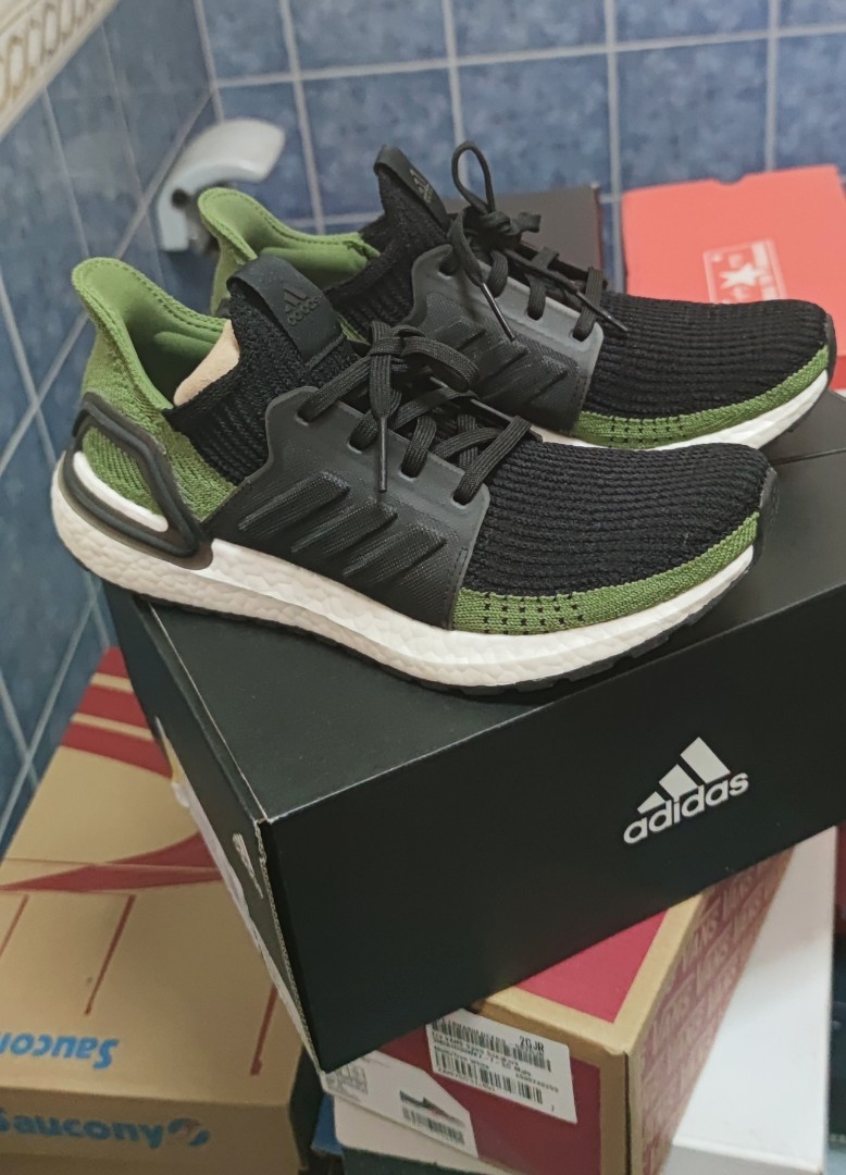 Adidas ultraboost 19 green top