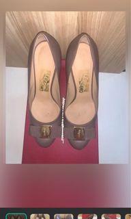Auth Ferragamo 6C mint