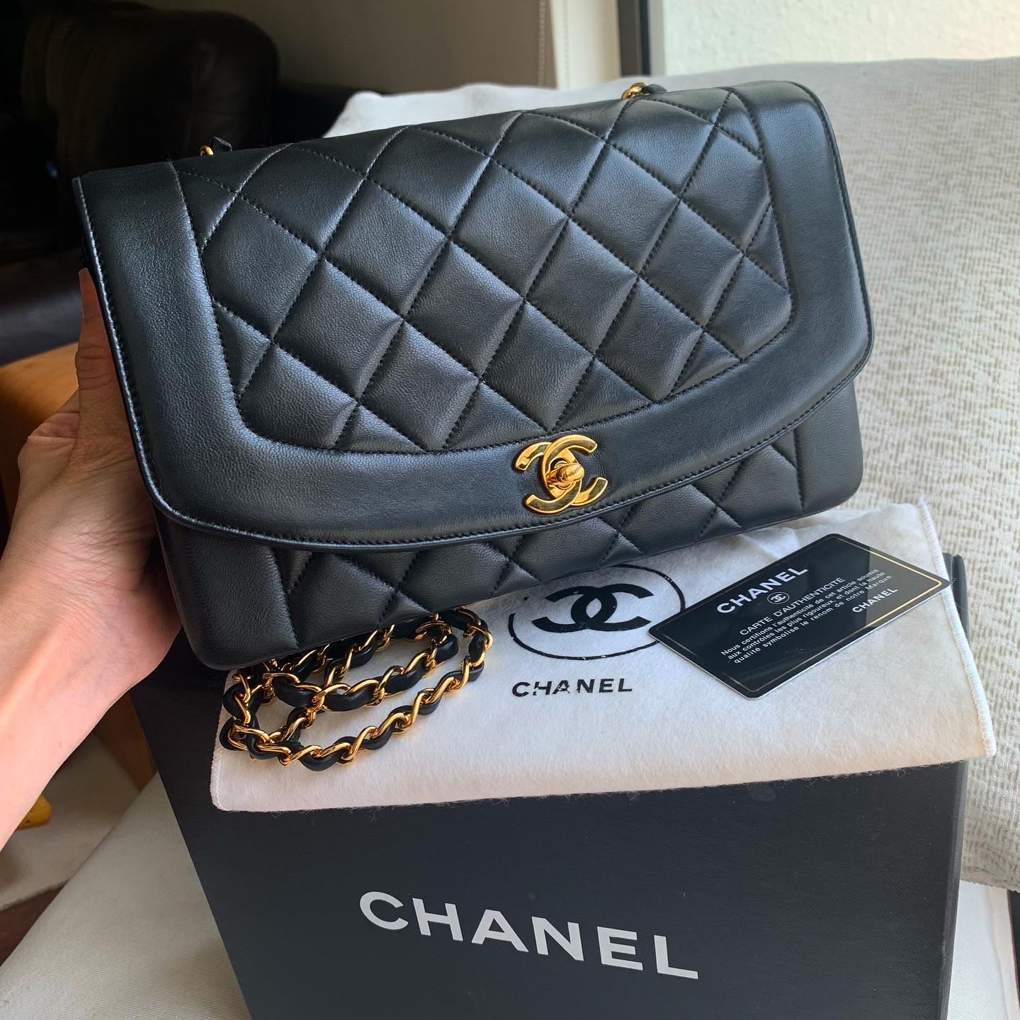 AUTHENTIC CHANEL Diana Medium 10 Flap Bag 💙 FULL BOX SET, Luxury, Bags &  Wallets on Carousell