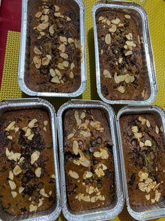 Banana Loaf with choco chips and walnuts