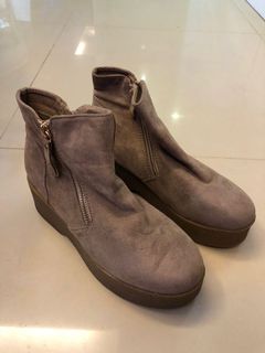 (Category: ) located in . Submitted by makeuptoolsg (Listing ID 1066241883, Image 1). Description: .